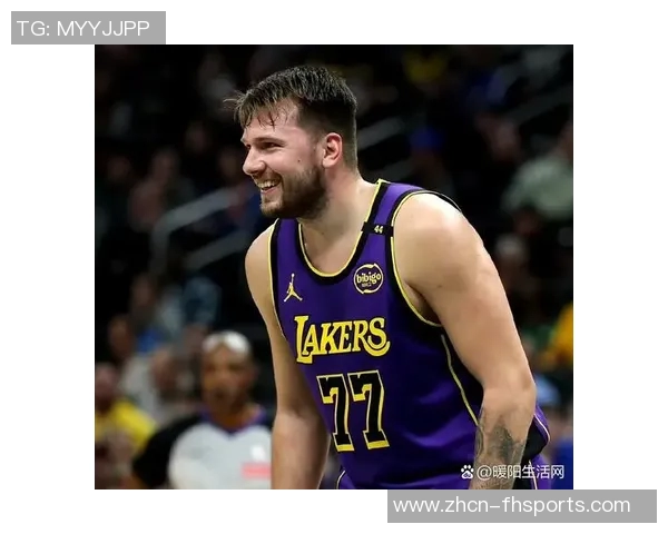 小里与东契奇的默契搭档雷迪克谈勒布朗缺阵的影响与应对策略