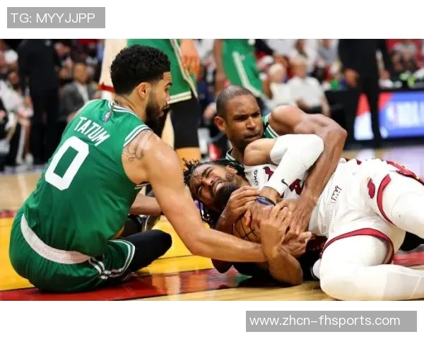 埃泽利回忆霍福德如何引导队友并转型为现代空间型内线