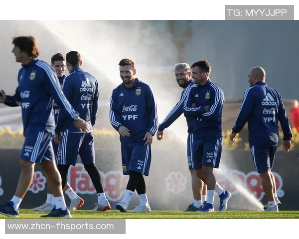 阿根廷队备战波多黎各梅西归队训练照片引发球迷热议