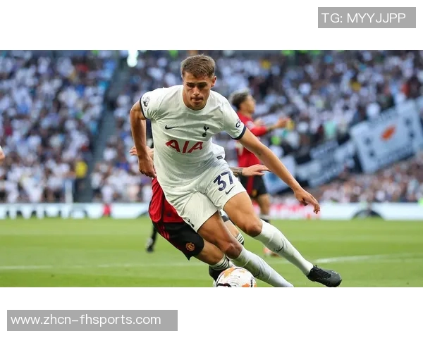 24岁范德芬边路狂飙如入无人之境展现中卫惊人速度与技术